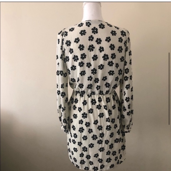 Honey punch white black floral dress size small - Picture 2 of 2